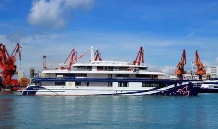 Sightseeing boat "Watching Shenzhen from the Sea"