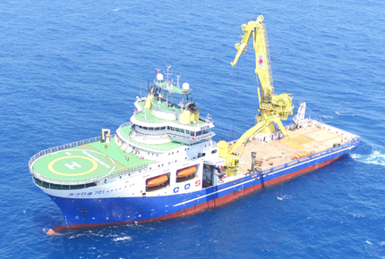Deep water comprehensive survey vessel 'Ocean Oil 701'