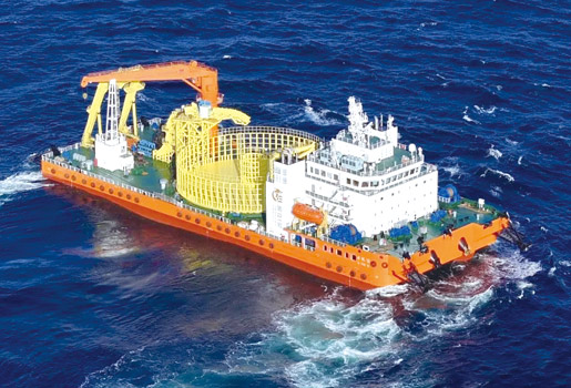 Ten thousand ton submarine cable construction ship "Qifan 19"